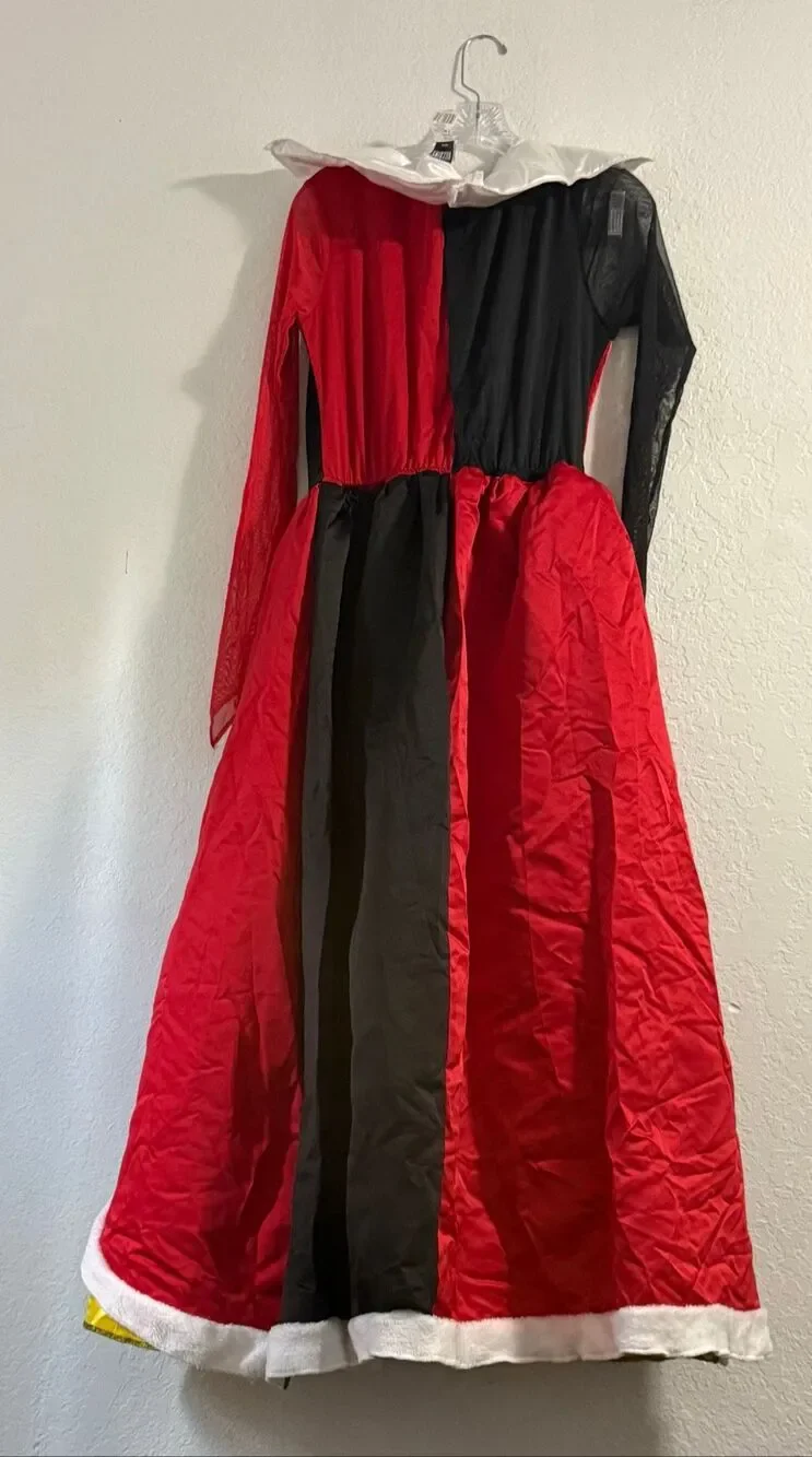 Disney Alice in Wonderland Queen Of Hearts Deluxe Adult Costume M